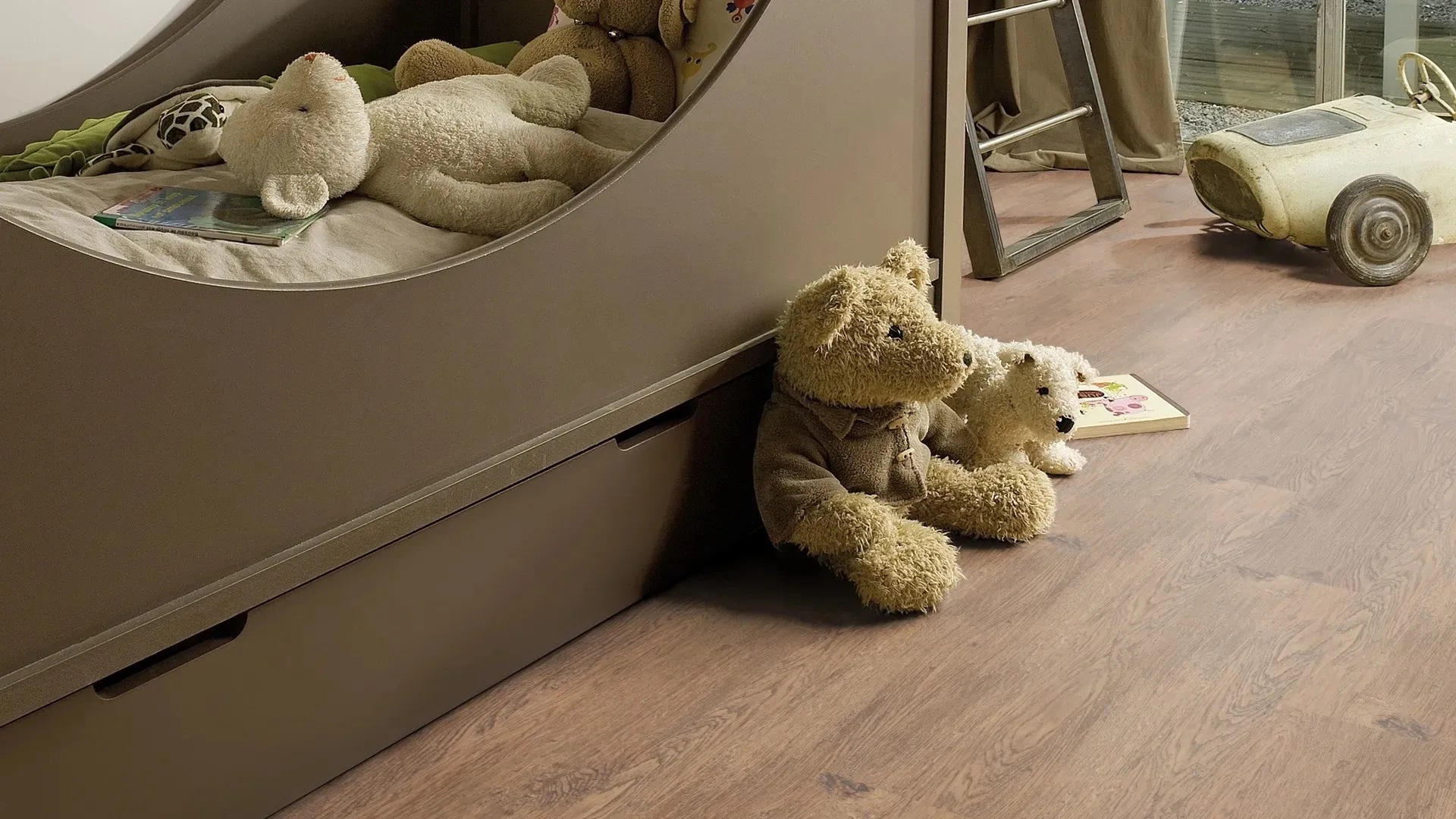 Вінілова підлога Hydrocork Plus - Castle Toast Oak B5P1002. 33 клас, 6 мм. Виробництво Португалія.