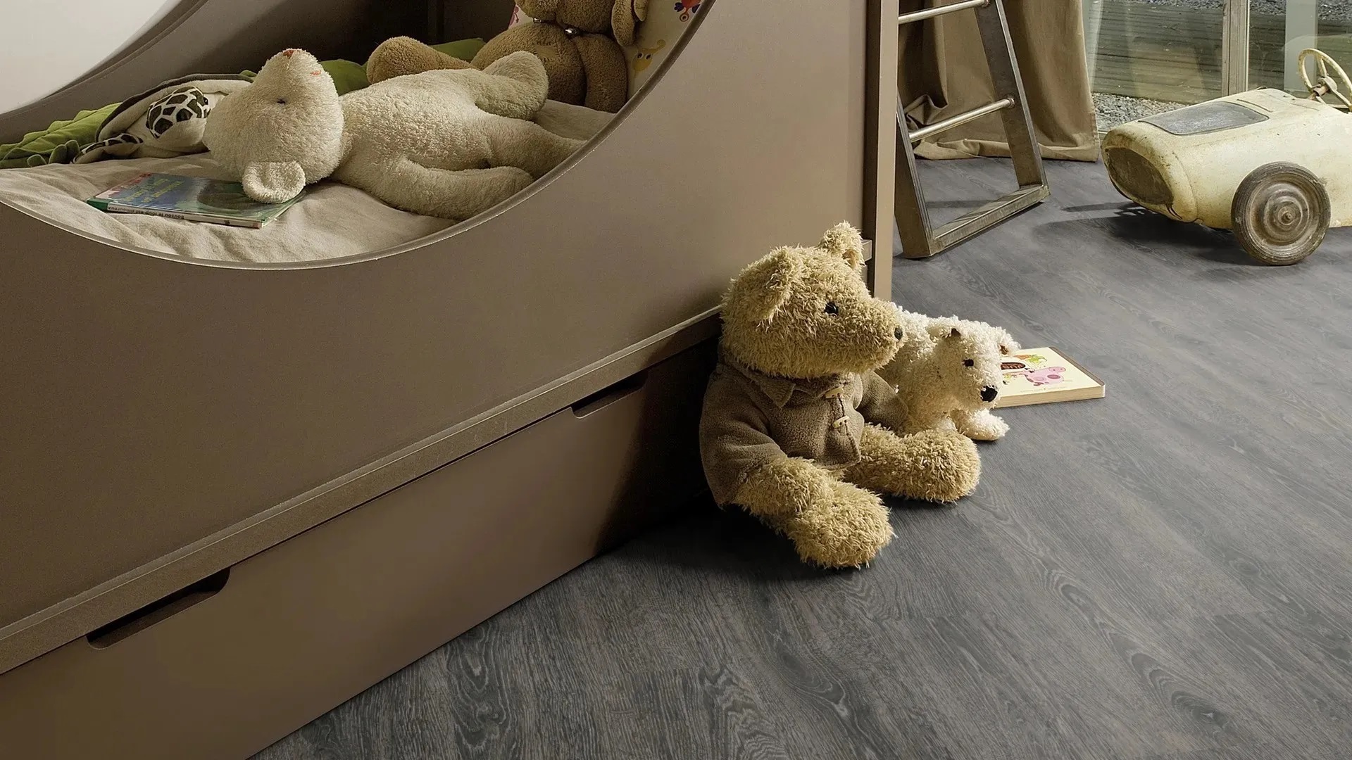 Вінілова підлога Hydrocork Plus - Cinder Oak B5R7002. 33 клас, 6 мм. Виробництво Португалія.