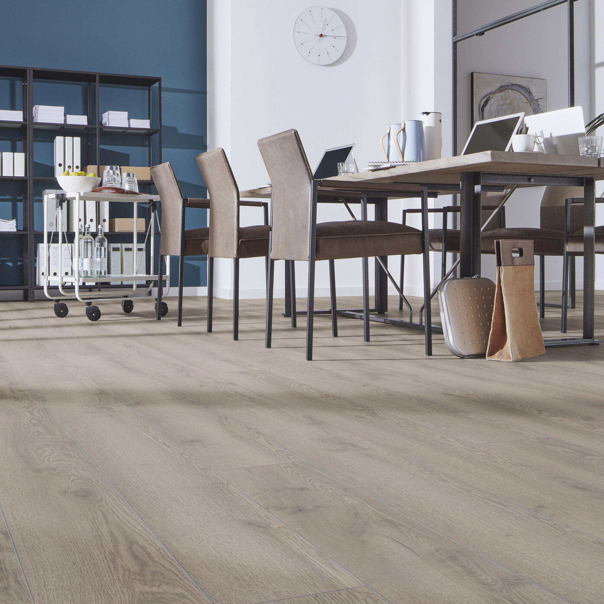 Ламінат Kronotex - Mountain Oak Grey, артикул D 4727, 33 клас, 12 мм. Колекція Mammut. Виробництво Німеччина.