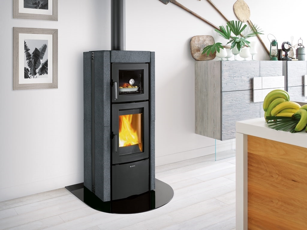 Камінна піч Ester Forno Evo. Виробництво La Nordica-Extraflame Італія.