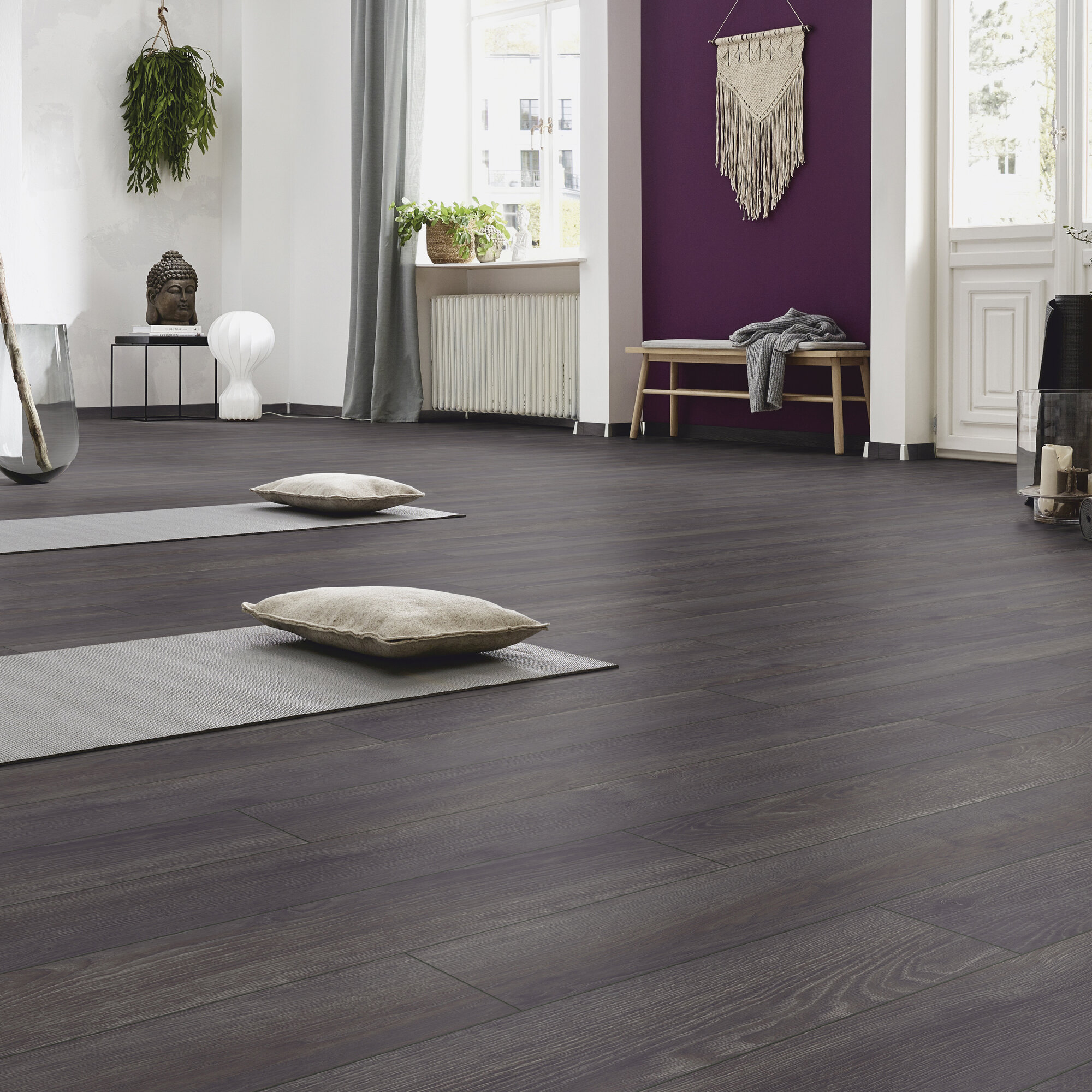 Ламінат Kronotex - Elba Oak Black, артикул D 6010, 33 клас, 10 мм. Колекція Amazone. Виробництво Німеччина.