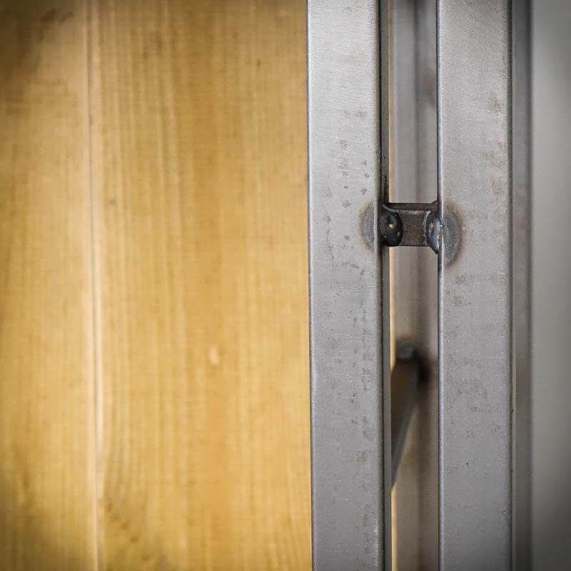 Меблі Seart ( Rustykalne uchwyty ) – барний стіл Steel Wood, основний матеріал метал та деревина сосни, виробництво Польща.
