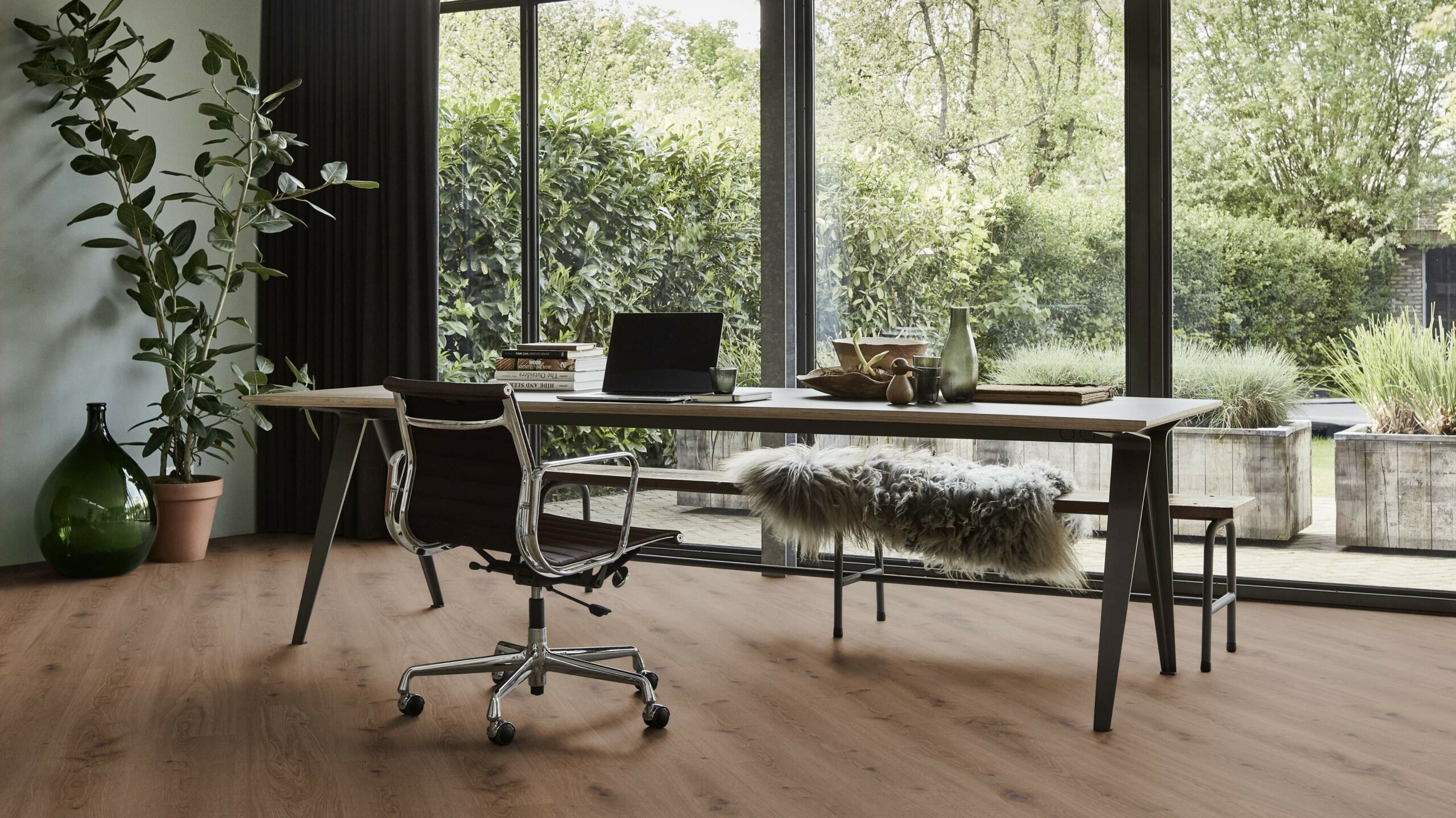 Вінілова підлога Tarkett – Delicate Oak Brown, артикул 280007016, 33 клас, 5,5 мм. Колекція Elegance Rigid 55.