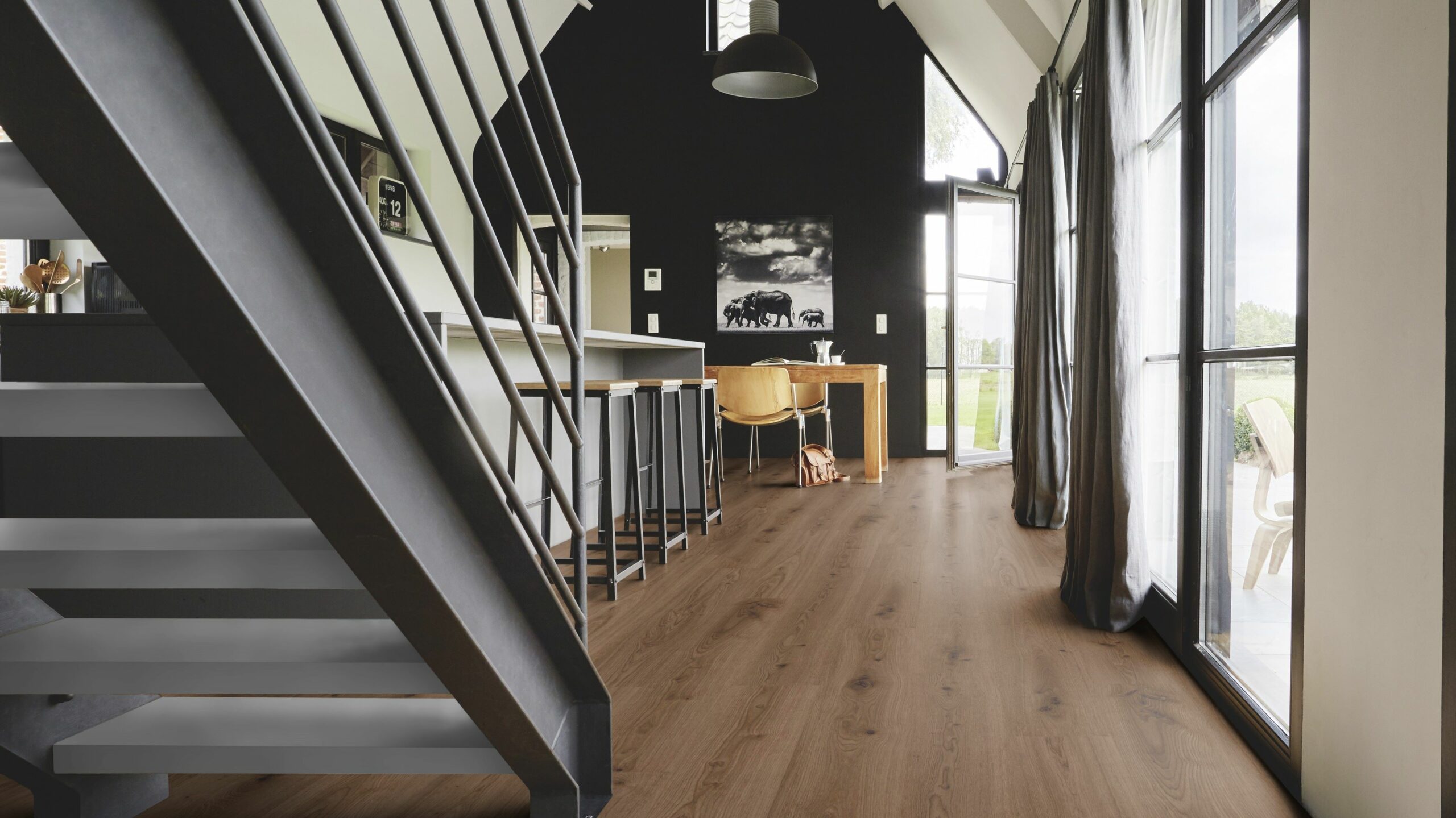 Вінілова підлога Tarkett – Delicate Oak Brown, артикул 280007016, 33 клас, 5,5 мм. Колекція Elegance Rigid 55.