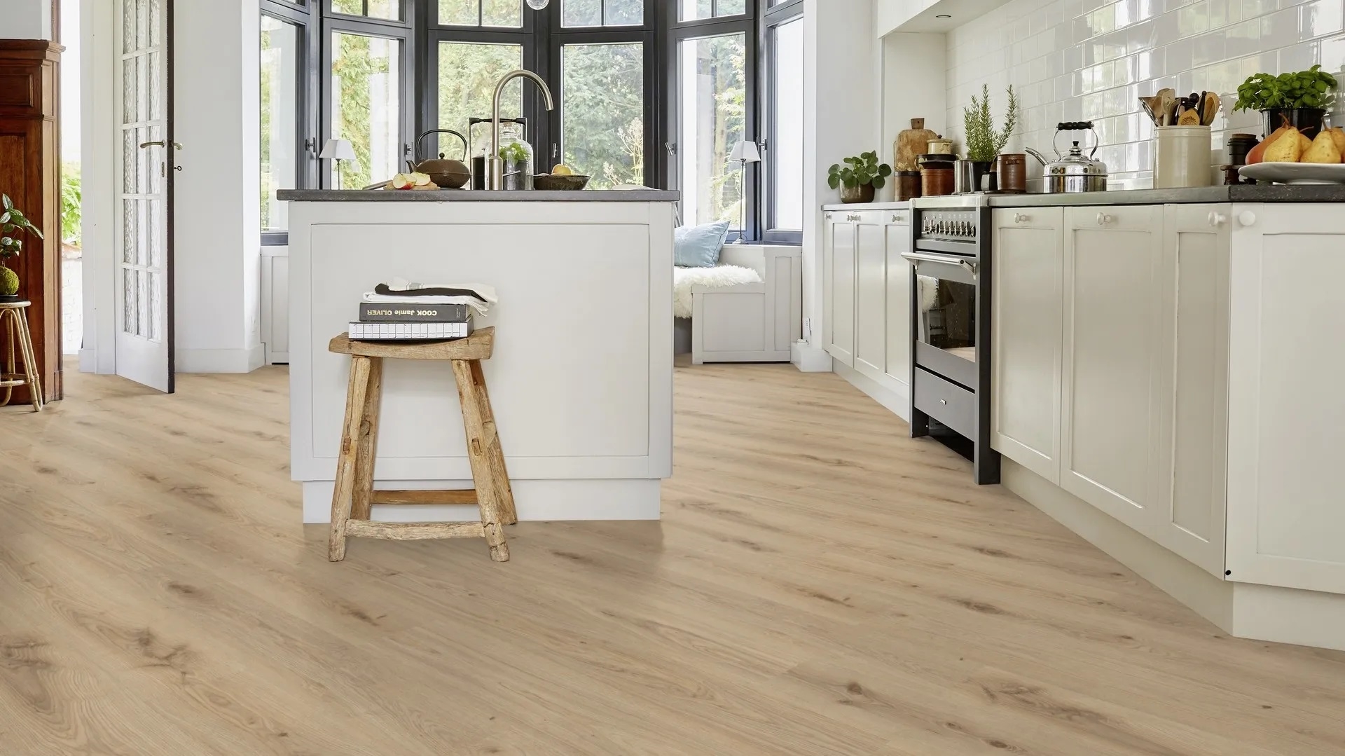 Вінілова підлога Tarkett – Delicate Oak Natural, артикул 280007014, 33 клас, 5,5 мм. Колекція Elegance Rigid 55.