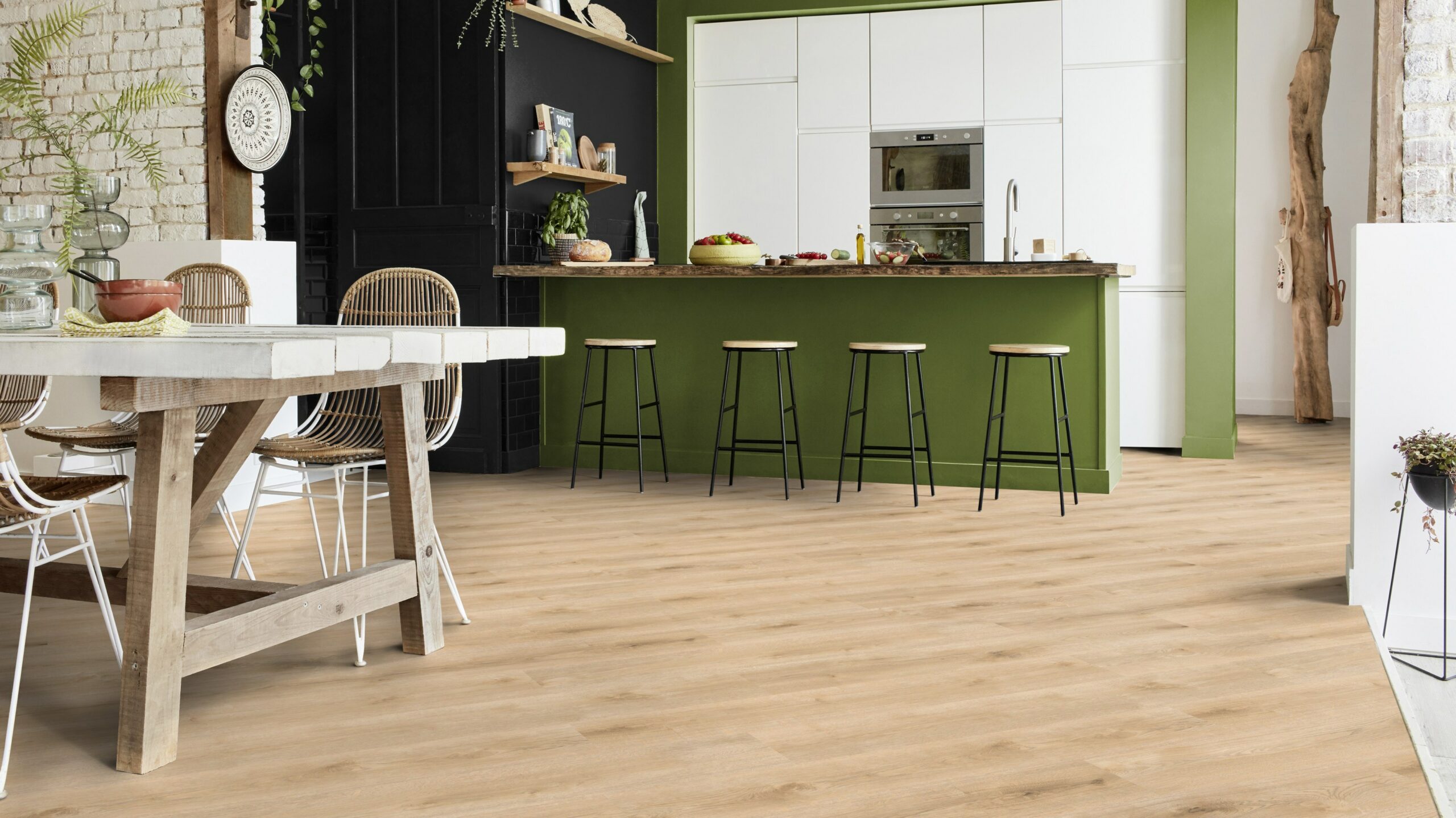 Вінілова підлога Tarkett – Season Oak Beige, артикул 280006003, 33 клас, 5,5 мм. Колекція Elegance Rigid 55.