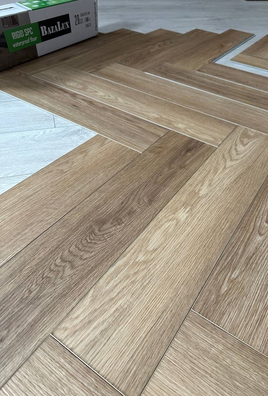 Вінілова підлога BazaLux – Oak Buckingham артикул WE4927, 33 клас, 5 мм., колекція Herringbone.