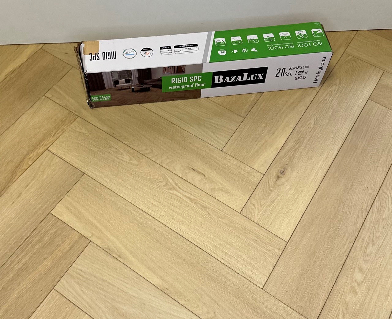 Вінілова підлога BazaLux – Oak Kensington артикул W2091-02, 33 клас, 5 мм., колекція Herringbone.