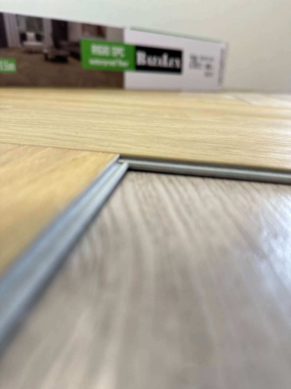Вінілова підлога BazaLux – Oak Kensington артикул W2091-02, 33 клас, 5 мм., колекція Herringbone.
