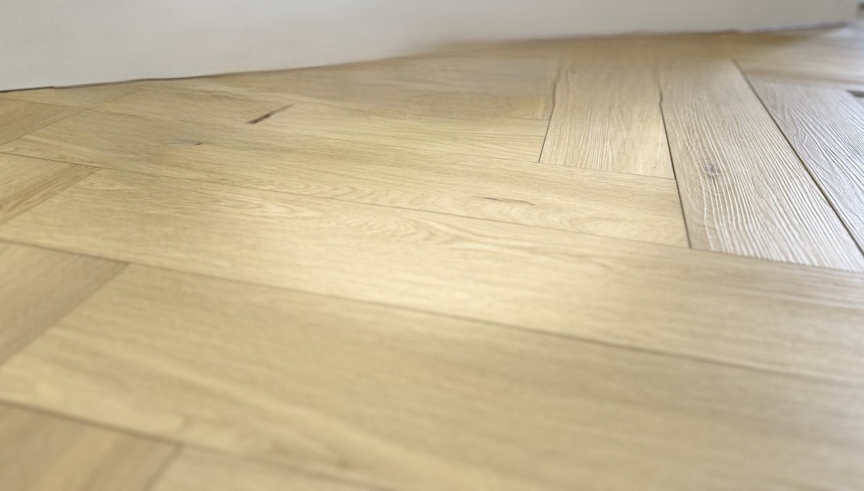 Вінілова підлога BazaLux – Oak Kensington артикул W2091-02, 33 клас, 5 мм., колекція Herringbone.
