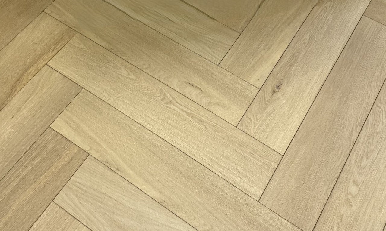 Вінілова підлога BazaLux – Oak Kensington артикул W2091-02, 33 клас, 5 мм., колекція Herringbone.